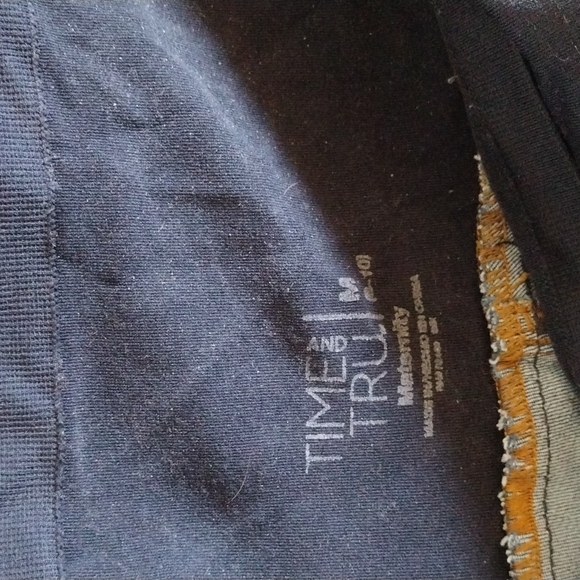 Maternity Shorts - Picture 2 of 3